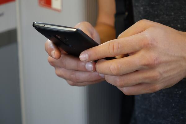 Bild vergrößern: Handy