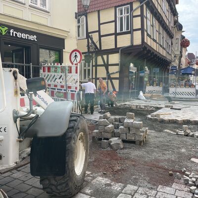 Bild vergrößern: Brücke Mühlgraben Pflasterarbeiten 2