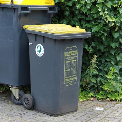 yellow-bin-380303_1280