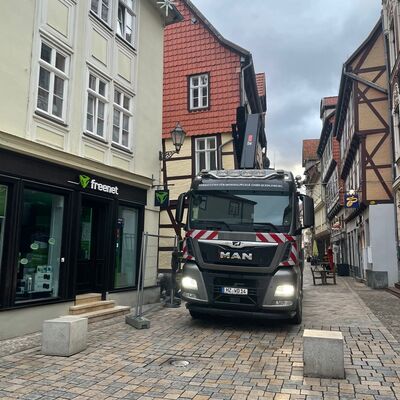 Brücke Mühlgraben LKW mit Ladekran