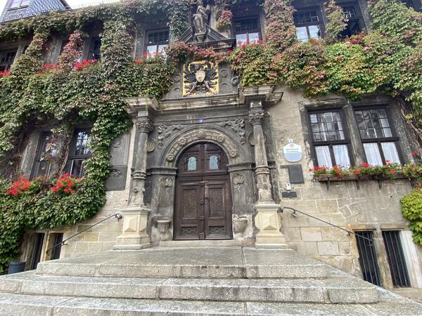 Bild vergrößern: Rathaus Eingangstr geschlossen