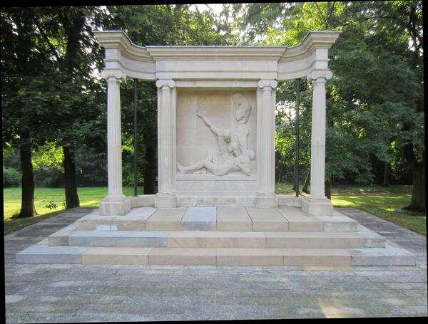 Bild vergrößern: Mahnmal Zentralfriedhof