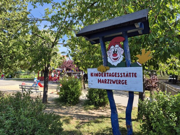Bild vergr&ouml;&szlig;ern: Kita Harzzwerge Schild