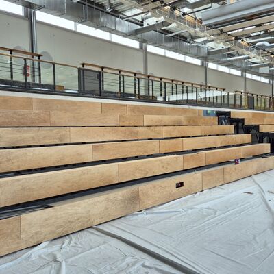 Neue Tribünen in der Bodelandhalle