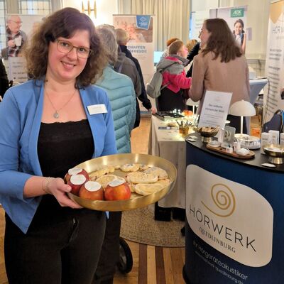 Bild vergr&ouml;&szlig;ern: Auch zahlreiche Unternehmen und Praxen aus Gesundheit und Pflege pr�sentierten sich auf der Messe.