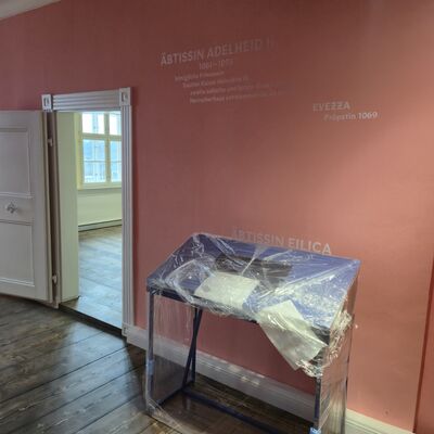 Bild vergr&ouml;&szlig;ern: Wandbedruckung Feenspur der �btissinen