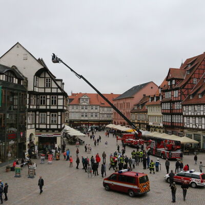 Bild vergrößern: Feuerwehr auf dem Markt