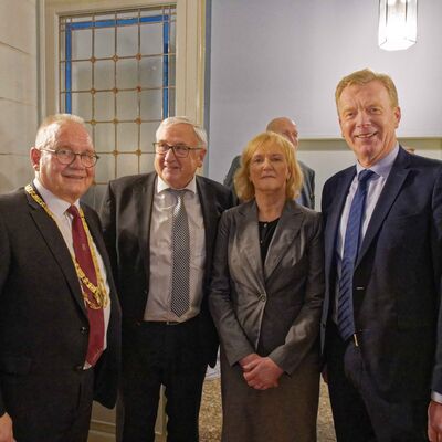 Bild vergr&ouml;&szlig;ern: Frank Ruch, Oberb&uuml;rgermeister der Welterbestadt Quedlinburg, Michael Richter, Minister der Finanzen des Landes Sachsen-Anhalt, Dr. Sylvia Marschner Vorsitzende des Stadtrates der Welterbestadt Quedlinburg und Ulrich Thomas, Mitglied des Landtages von Sach