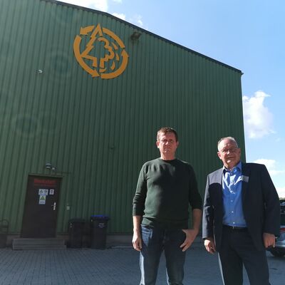 Bild vergrößern: Oberbrgermeister Frank Ruch bei Harz Humus