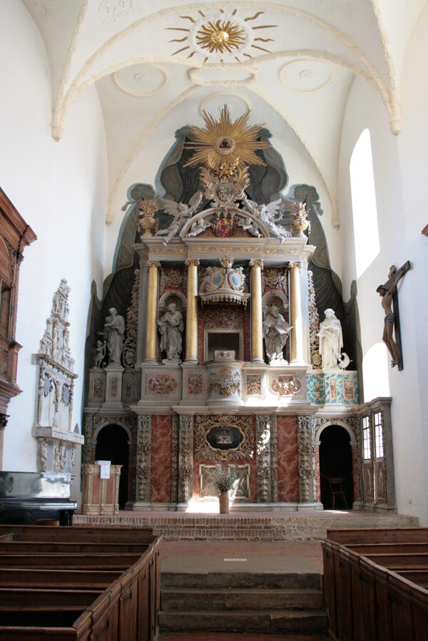 Bild vergrößern: Altar der Kulturkirche St. Blasii